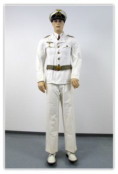 Officier de la Kriegsmarine en tenue blanche