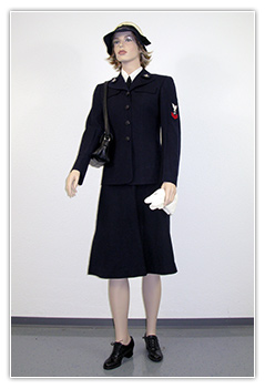 US Navy - Personnel feminin tenue bleue  (Service Dress Blue)
