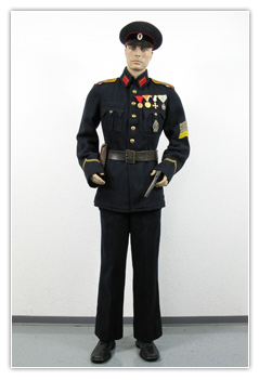 Sergent chef infanterie en tenue de service 